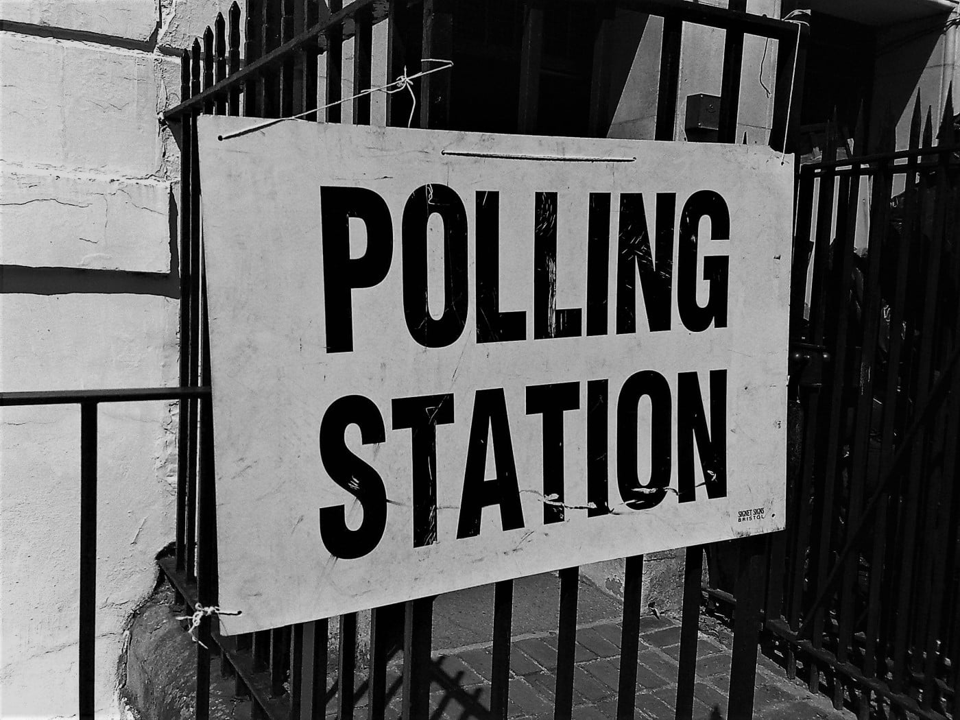 Polling_station_6_may_2010