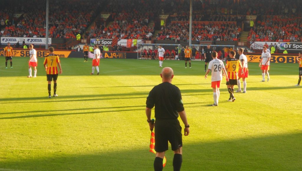 Linesman_officiates_match