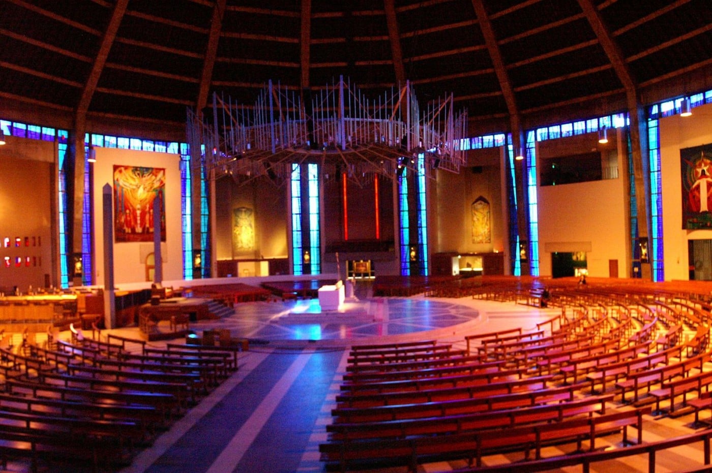 Liverpool_Metropolitan_Cathedral_inside