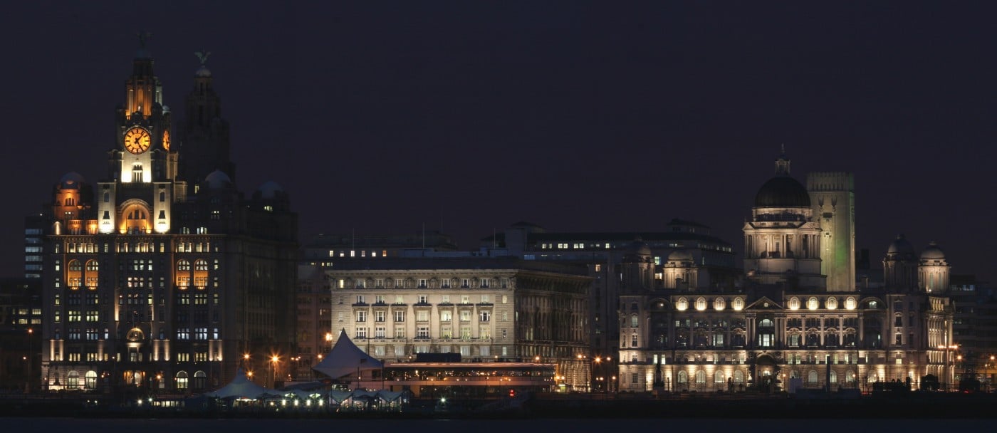 Liverpool_Pier_Head_by_night